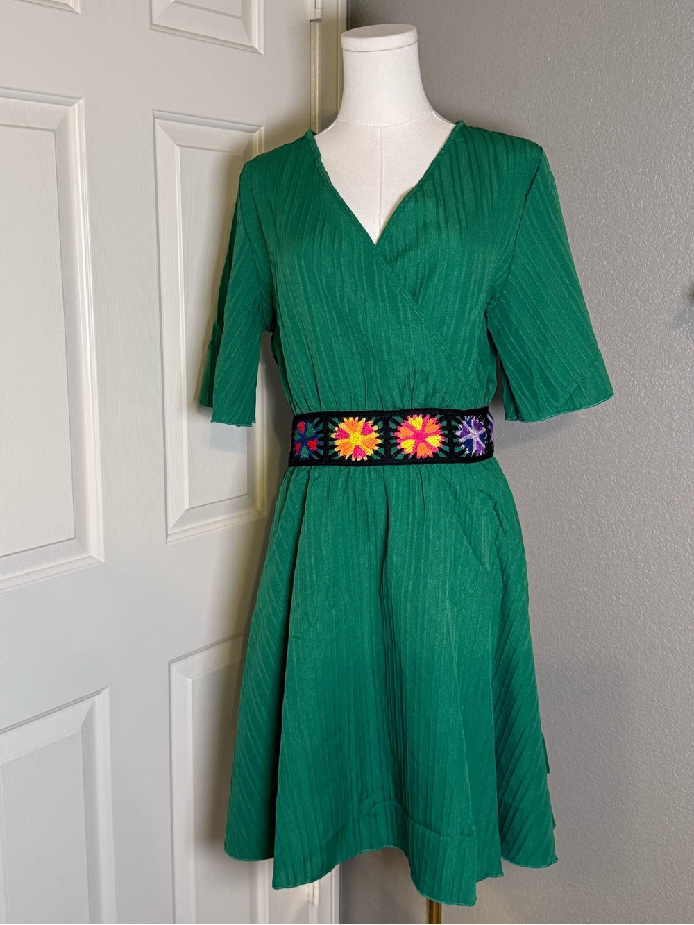 Green V-Neck Dress with Embroidered Waist